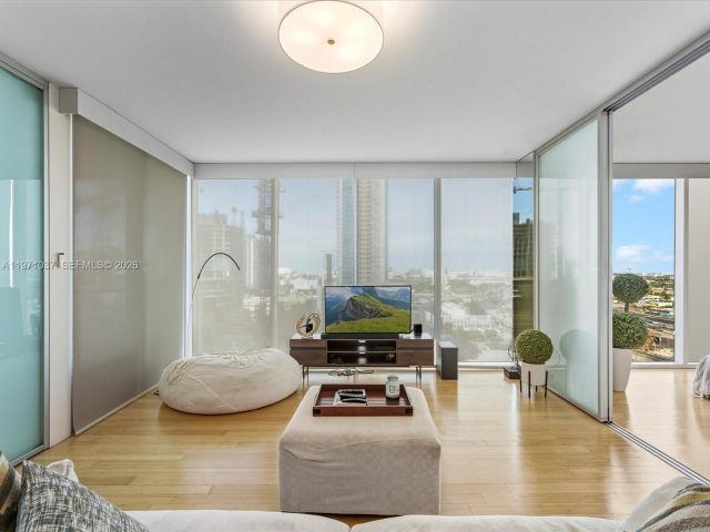 Apartment for sale  Unit #1107 - photo 7488407