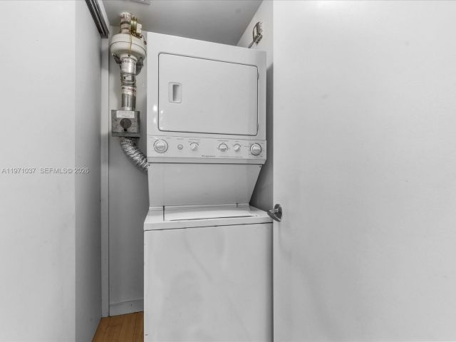 Apartment for sale  Unit #1107 - photo 7488410