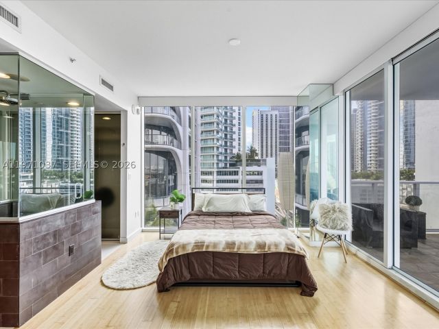 2-bedroom condo for sale in Miami - 1040 Biscayne Blvd 1107 - MondialRealty