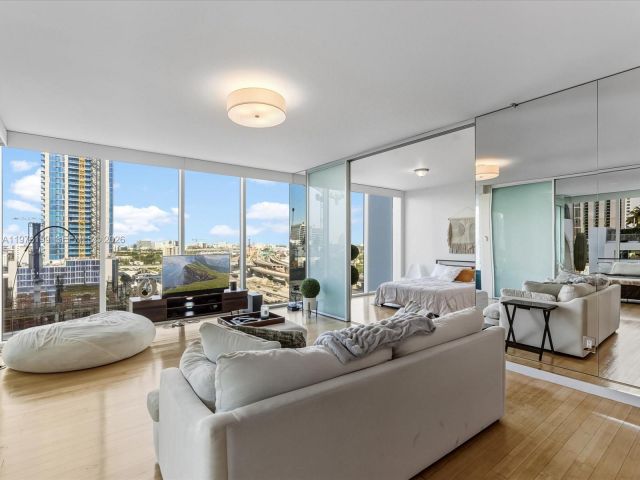 Apartment for rent  Unit #1107 - photo 7488438