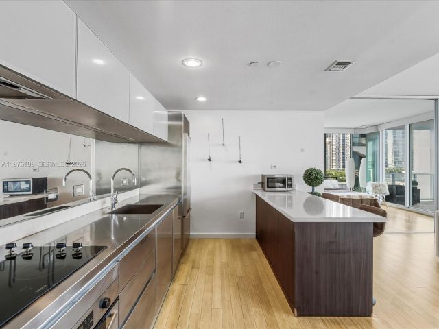 Apartment for rent  Unit #1107 - photo 7488449