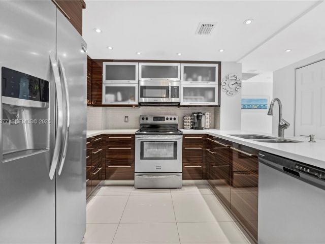 Apartment for rent  Unit #PHJ - photo 7521136