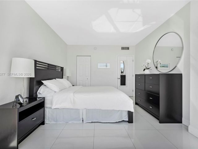 Apartment for rent  Unit #PHJ - photo 7521151