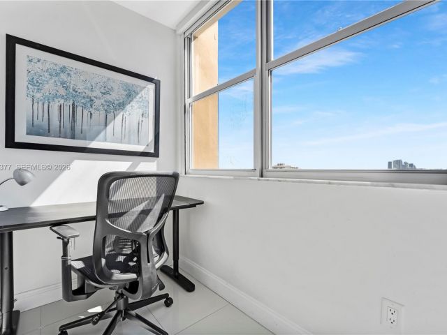 Apartment for rent  Unit #PHJ - photo 7521152