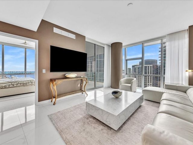 Apartment for sale  Unit #3711 - photo 7488155