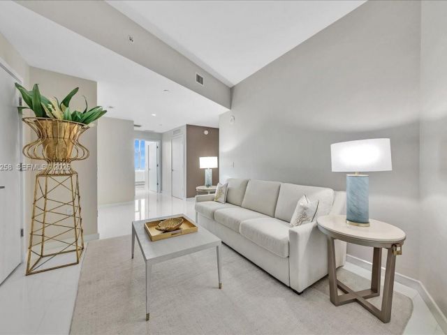 Apartment for sale  Unit #3711 - photo 7488162