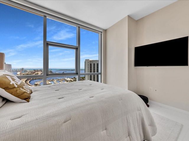 Apartment for sale  Unit #3711 - photo 7488170