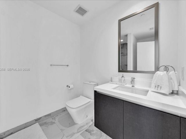 Apartment for sale  Unit #3711 - photo 7488171