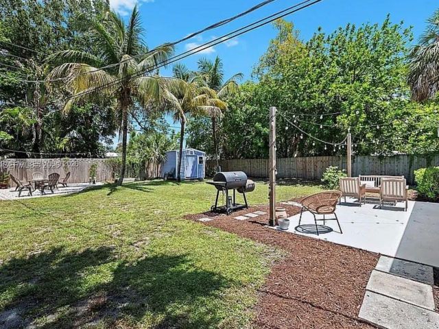 Home for rent at 1480 SW 26th Ave - photo 7513107