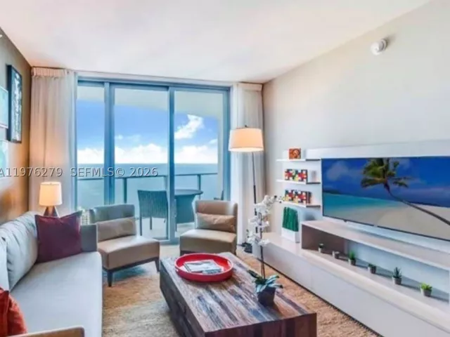 2-bedroom condo for sale in Hollywood - 4111 S Ocean Dr 3704 - MondialRealty