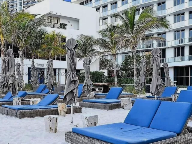 2-bedroom condo for sale in Hollywood - 4111 S Ocean Dr 3704 - MondialRealty