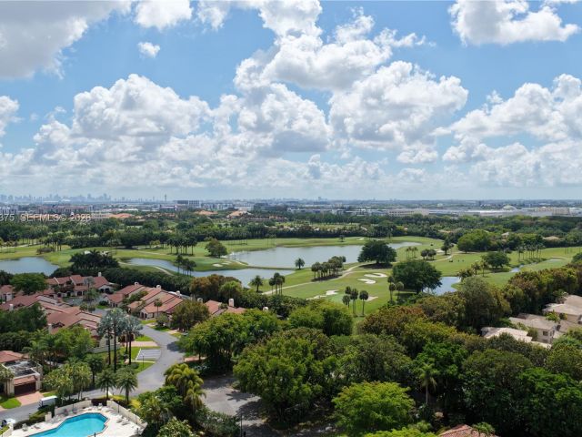 Home for rent at 4934 NW 94th Doral Pl - photo 7533198