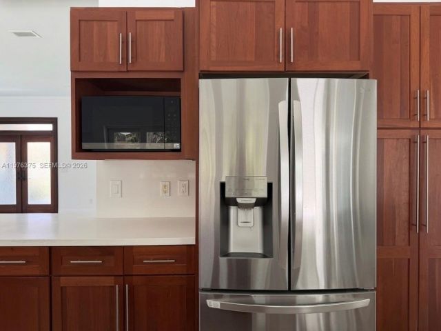 Home for rent at 4934 NW 94th Doral Pl - photo 7533206