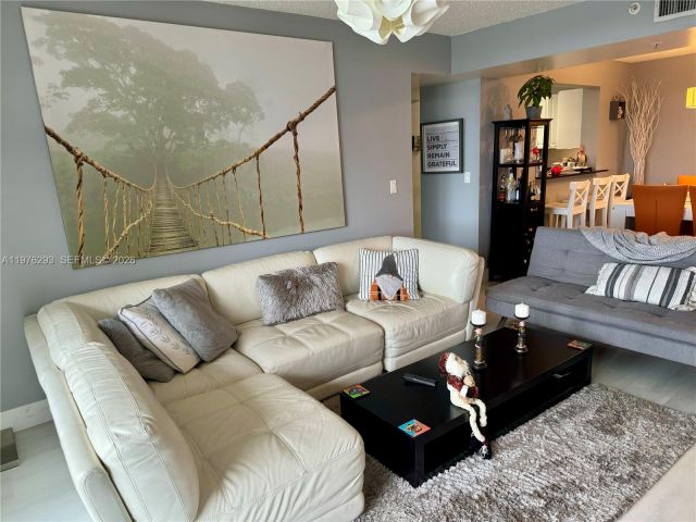 Apartment for sale  Unit #202 - photo 7480503