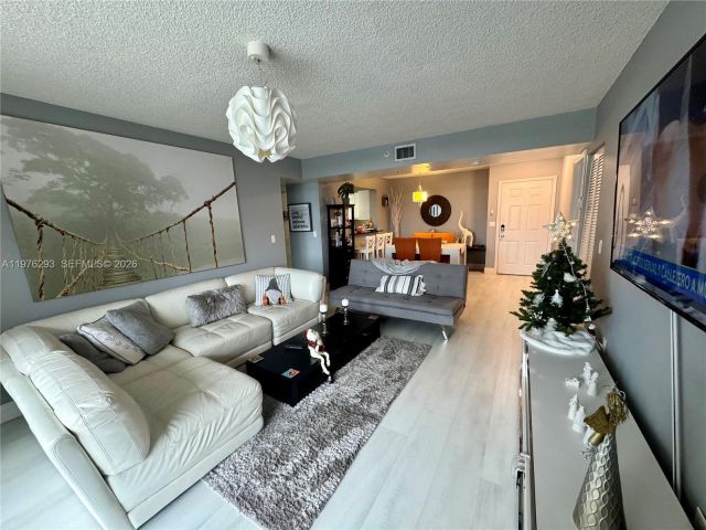 Apartment for sale  Unit #202 - photo 7480506