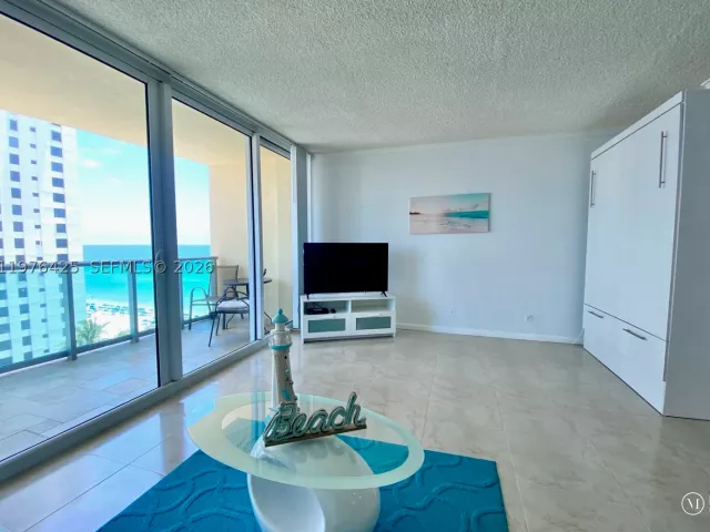 condo for rent in Hollywood - 2501 S Ocean Dr 1104 - MondialRealty