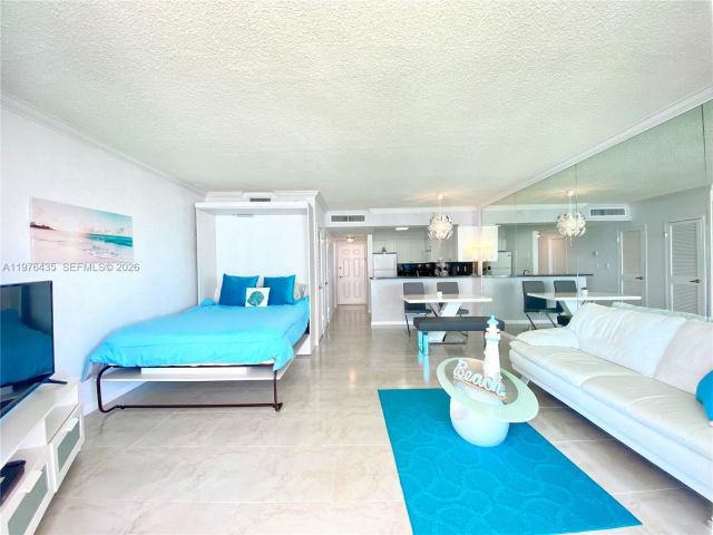 Apartment for rent  Unit #1104 - photo 7477533