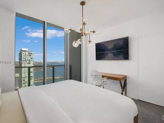 4-bedroom condo for sale in Miami - 2900 NE 7th Ave UPH-4602 - MondialRealty