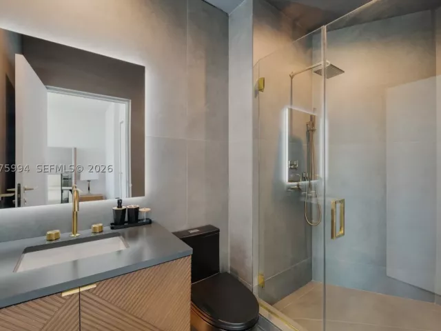 4-bedroom condo for sale in Miami - 2900 NE 7th Ave UPH-4602 - MondialRealty