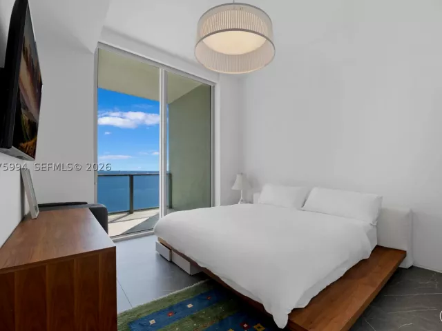 4-bedroom condo for sale in Miami - 2900 NE 7th Ave UPH-4602 - MondialRealty