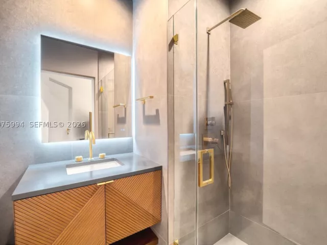 4-bedroom condo for sale in Miami - 2900 NE 7th Ave UPH-4602 - MondialRealty