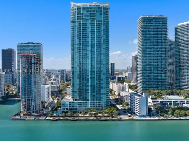 4-bedroom condo for sale in Miami - 2900 NE 7th Ave UPH-4602 - MondialRealty