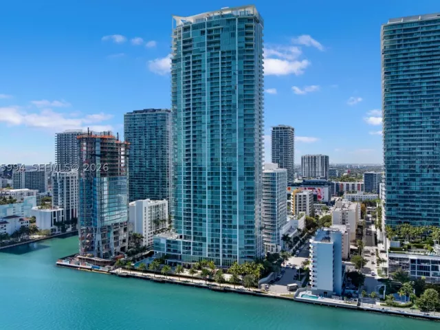 4-bedroom condo for sale in Miami - 2900 NE 7th Ave UPH-4602 - MondialRealty