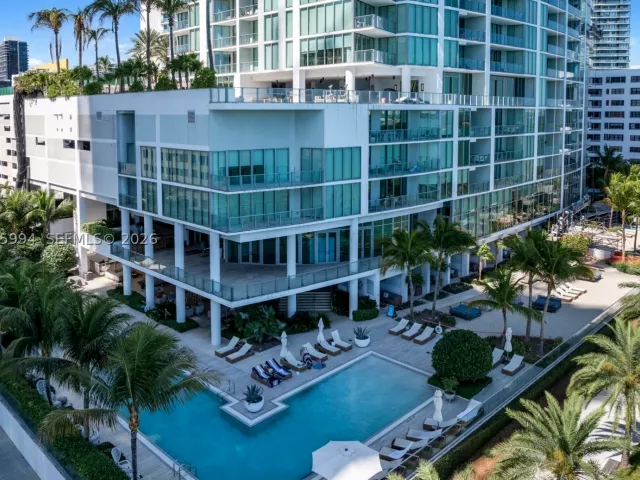 4-bedroom condo for sale in Miami - 2900 NE 7th Ave UPH-4602 - MondialRealty
