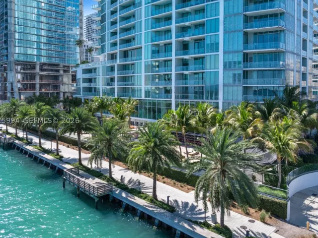 4-bedroom condo for sale in Miami - 2900 NE 7th Ave UPH-4602 - MondialRealty
