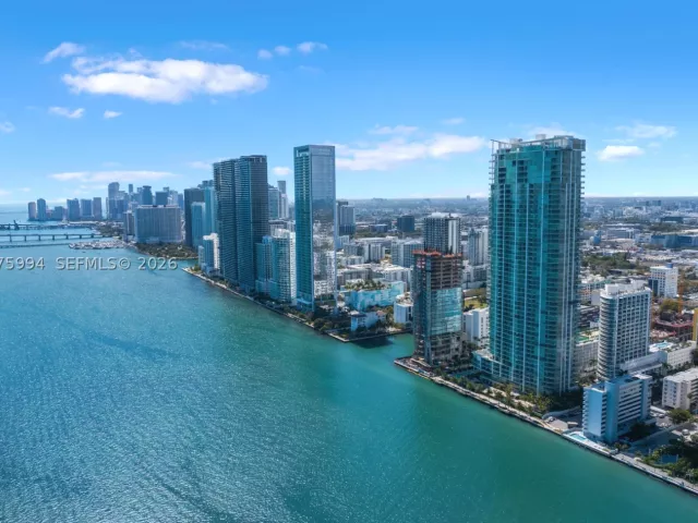 4-bedroom condo for sale in Miami - 2900 NE 7th Ave UPH-4602 - MondialRealty