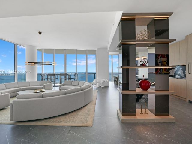 Apartment for sale  Unit #UPH-4602 - photo 7491340