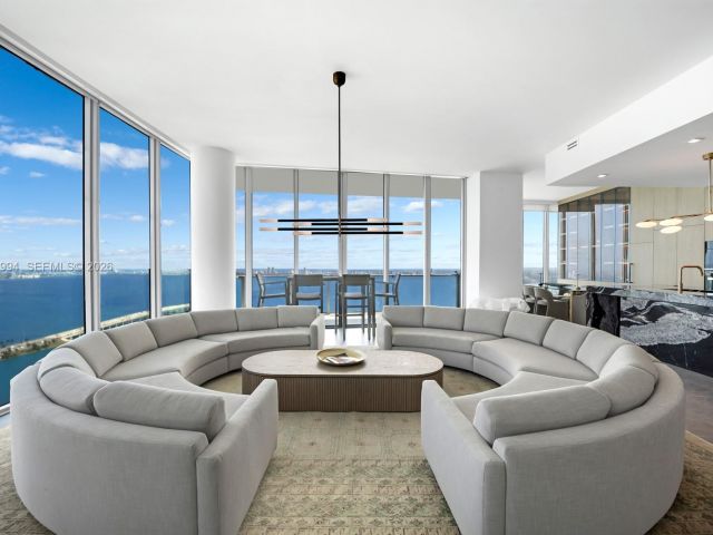 Apartment for sale  Unit #UPH-4602 - photo 7491342