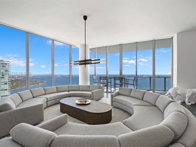 Apartment for sale  Unit #UPH-4602 - photo 7491343