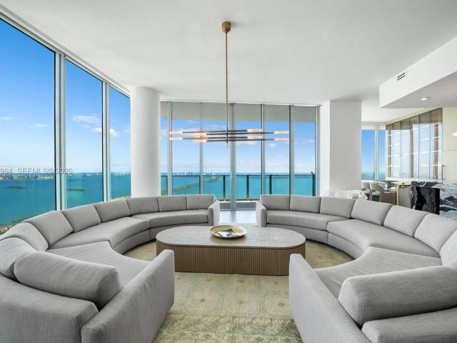 Apartment for sale  Unit #UPH-4602 - photo 7491347