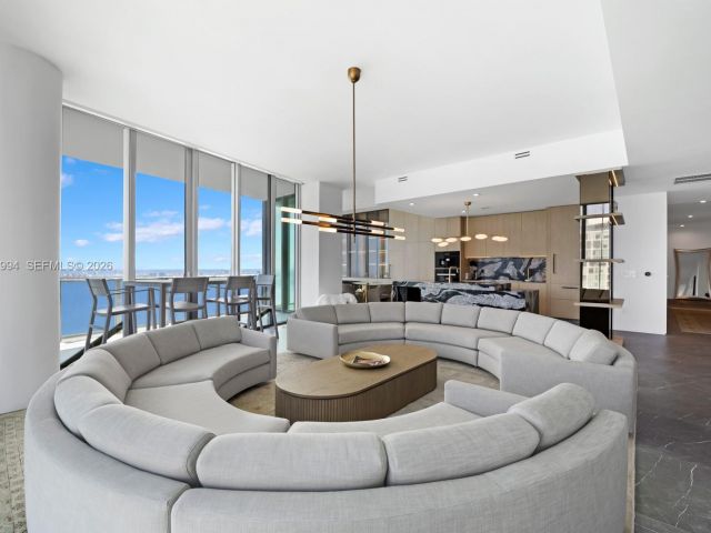 Apartment for sale  Unit #UPH-4602 - photo 7491348