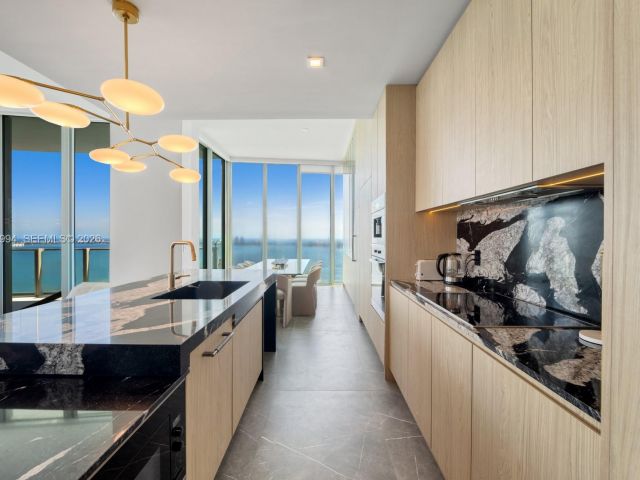 Apartment for sale  Unit #UPH-4602 - photo 7491351