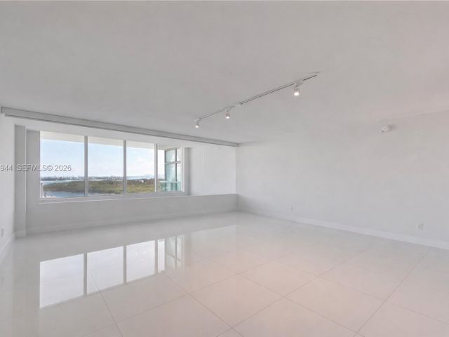 Apartment for sale  Unit #2004 - photo 7497093