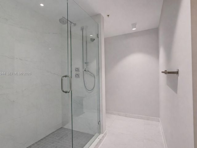 Apartment for sale  Unit #2004 - photo 7497100