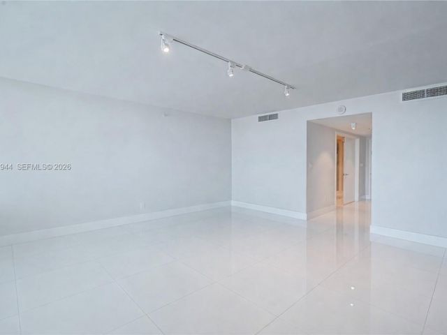 Apartment for sale  Unit #2004 - photo 7497101