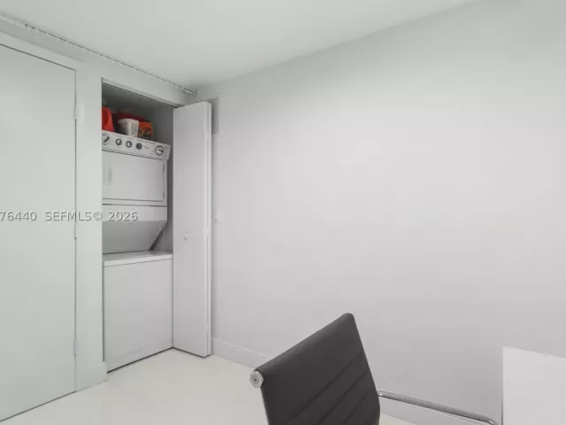2-bedroom condo for sale in Miami - 495 Brickell Ave 805 - MondialRealty