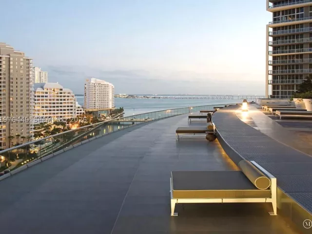 2-bedroom condo for sale in Miami - 495 Brickell Ave 805 - MondialRealty