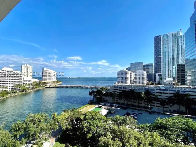 2-bedroom condo for sale in Miami - 495 Brickell Ave 805 - MondialRealty