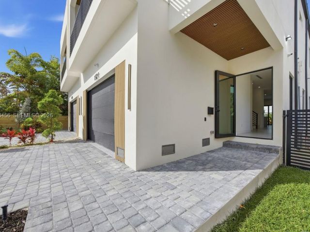 Home for sale at 1321 NE 13th Ave - photo 7482391