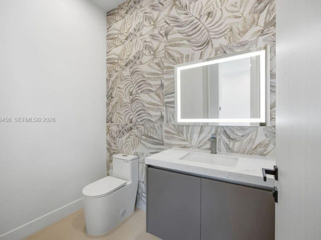 Home for sale at 1321 NE 13th Ave - photo 7482398