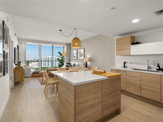 Apartment for rent  Unit #2406 - photo 7505128