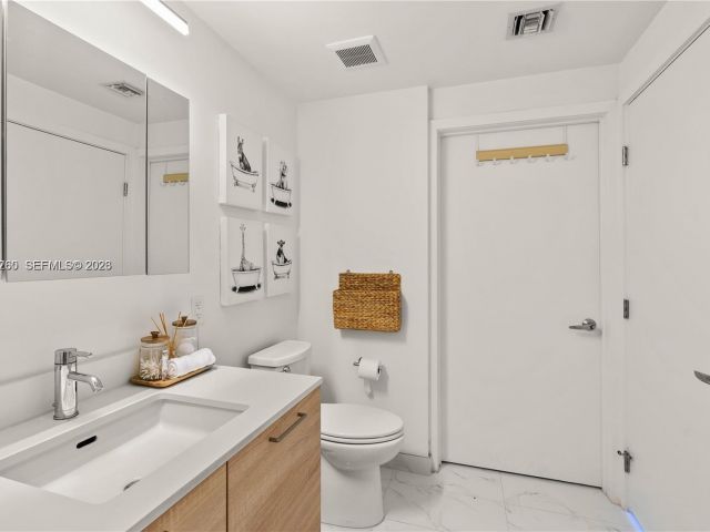 Apartment for rent  Unit #2406 - photo 7505147