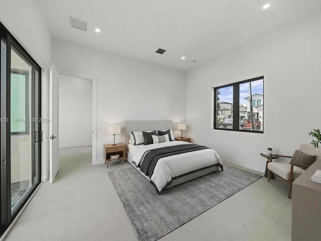 Home for rent at 5718 Ashwood Cir W 5718 - photo 7528672