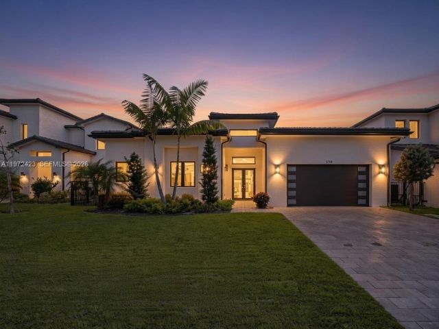 Home for rent at 5718 Ashwood Cir W 5718 - photo 7528678