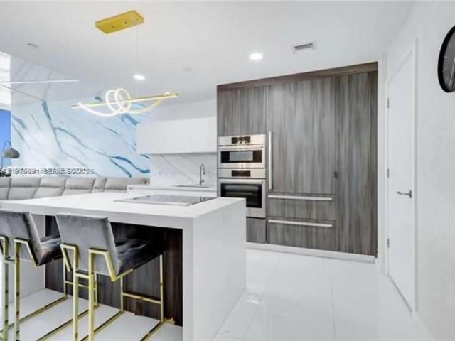 Apartment for sale  Unit #3000 - photo 7488118