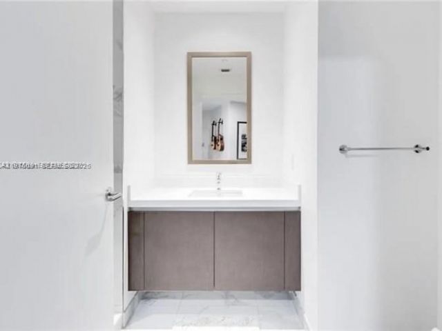 Apartment for sale  Unit #3000 - photo 7488132